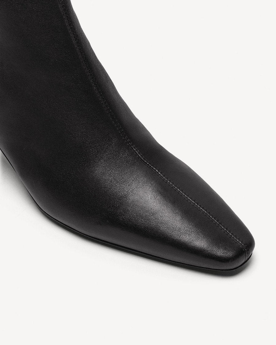 Ainsle Bootie in Smooth Leather