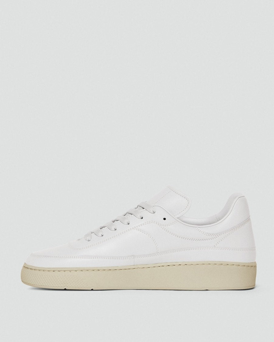Sneaker in Leather