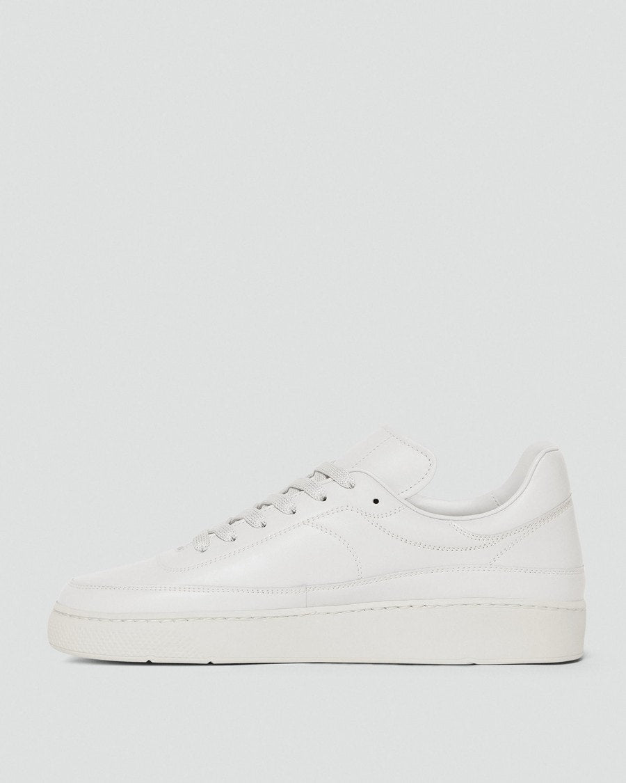 Sneaker in Leather