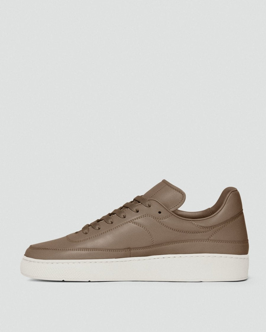 Sneaker in Leather