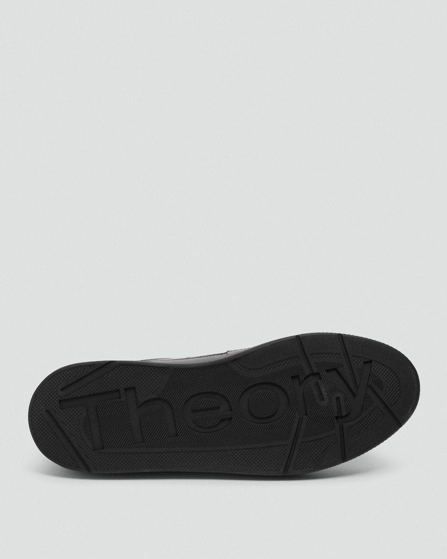 Sneaker in Leather