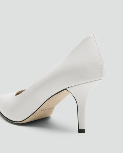 Pointed-Toe Pump in Leather
