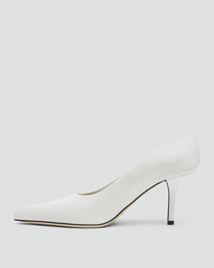 Pointed-Toe Pump in Leather