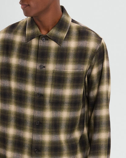 Button-Up Shirt in Jesi Wool