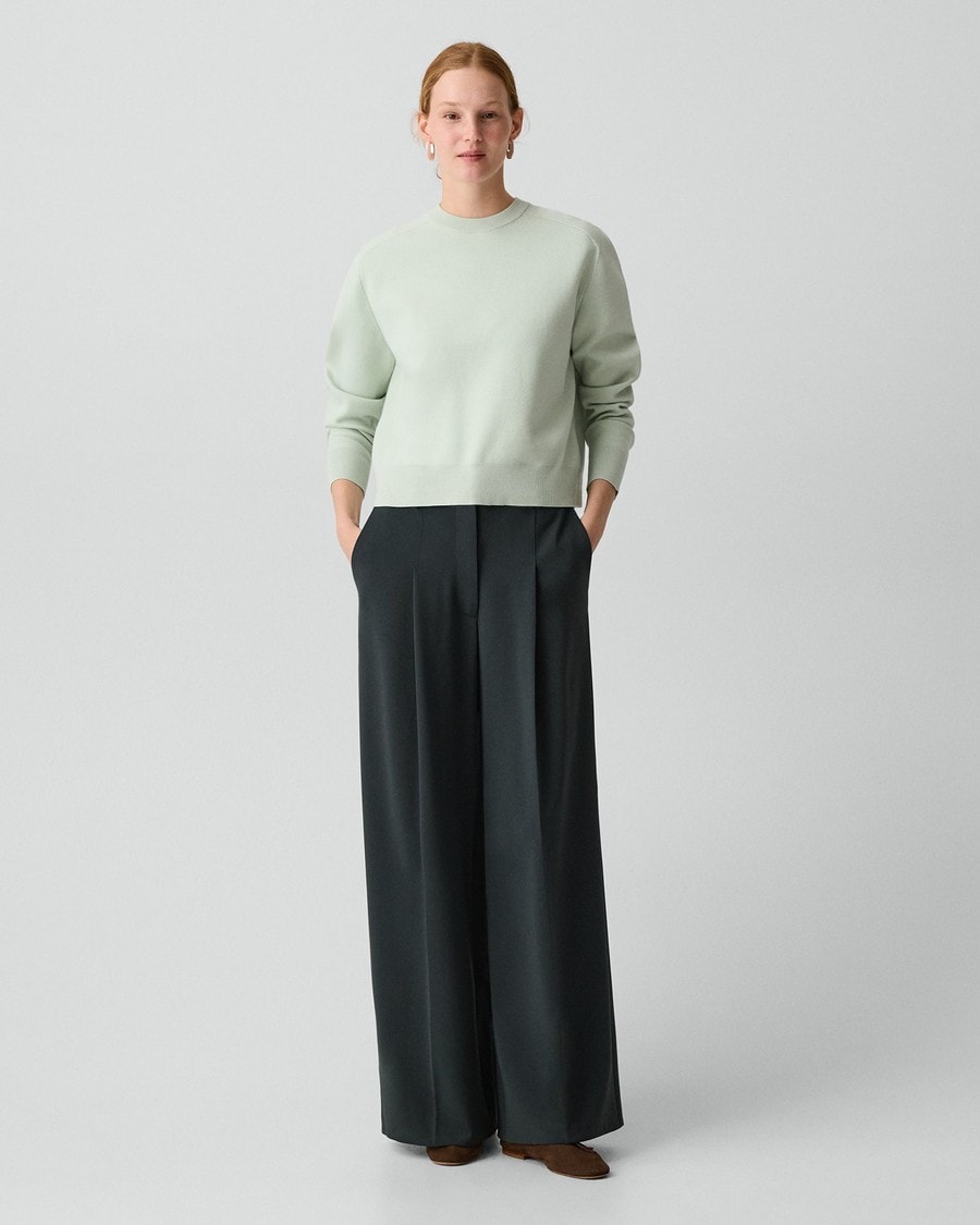 Cropped Crewneck Sweater in Light Bilen