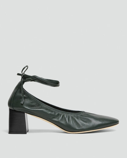 Ruched Pump in Smooth Leather