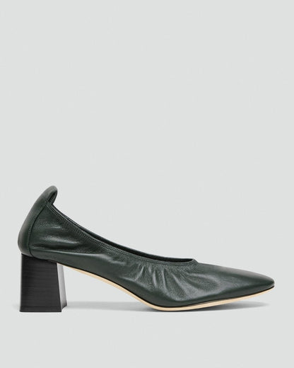 Ruched Pump in Smooth Leather