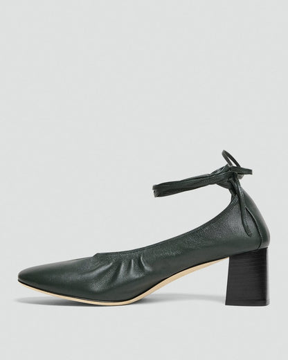 Ruched Pump in Smooth Leather