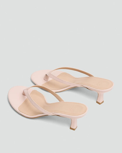 Thong Sandal in Leather