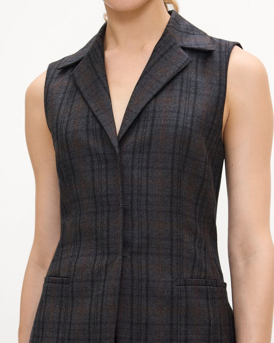 Slim Three-Button Vest in Plaid Sleek Flannel