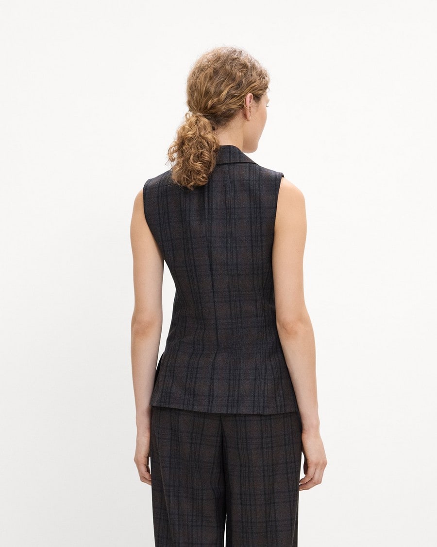 Slim Three-Button Vest in Plaid Sleek Flannel