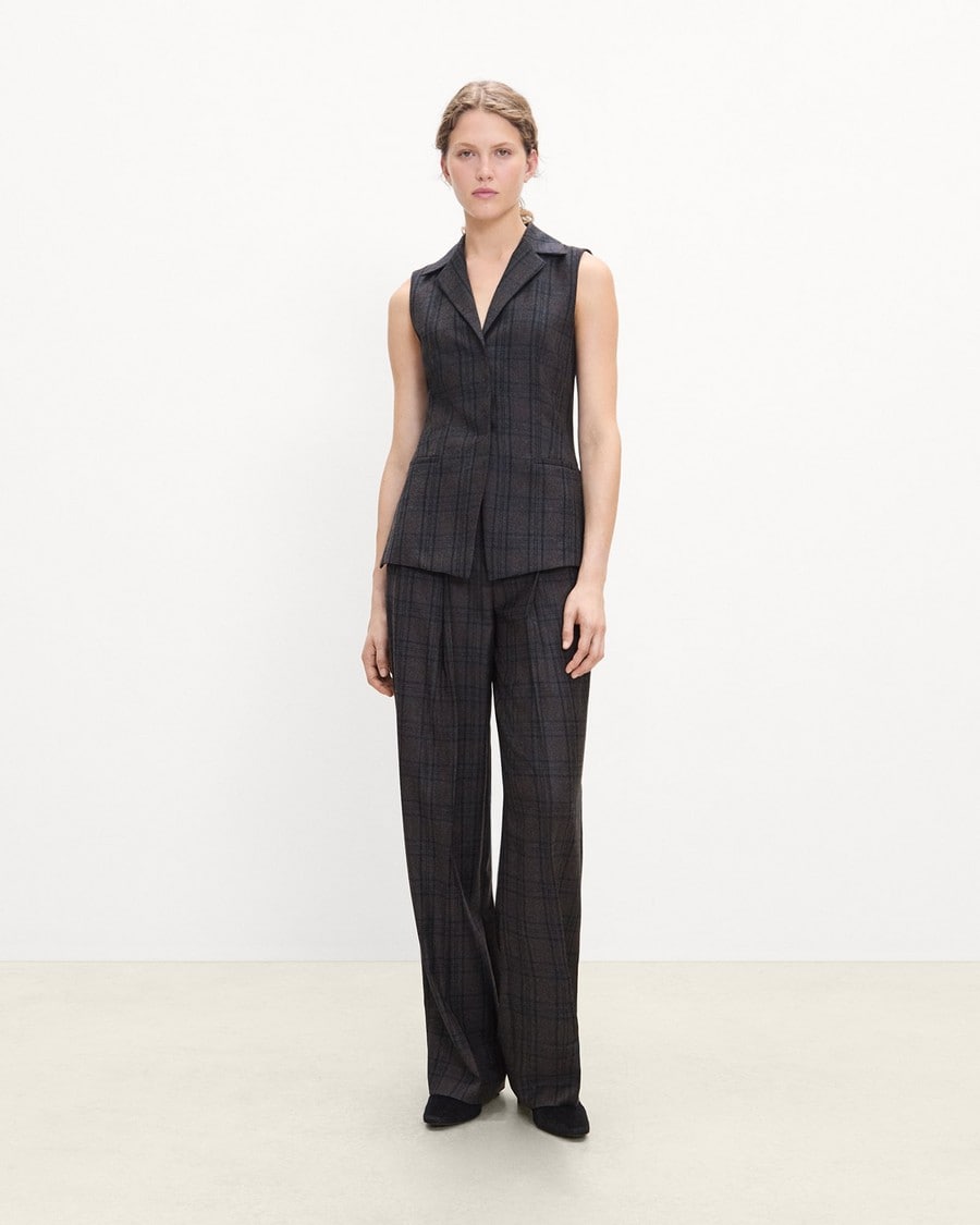 Slim Three-Button Vest in Plaid Sleek Flannel