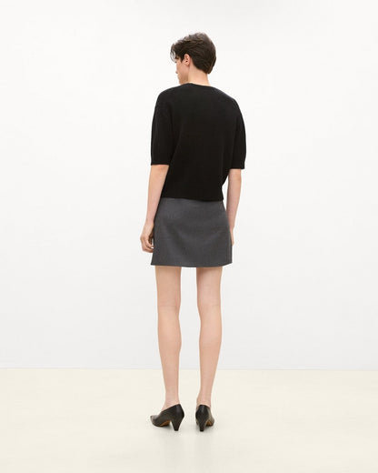 Cropped V-Neck Tee in Cashmere