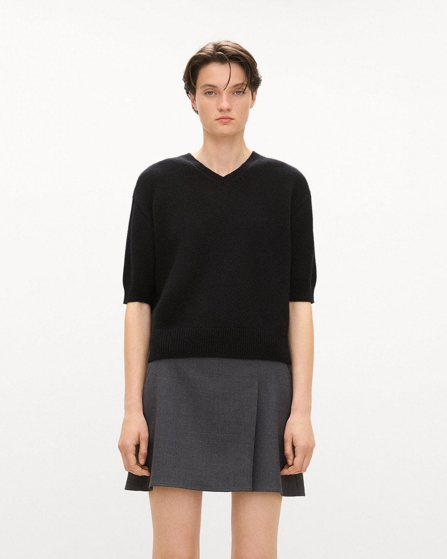 Cropped V-Neck Tee in Cashmere