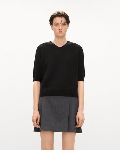 Cropped V-Neck Tee in Cashmere