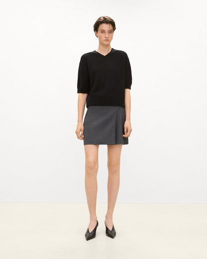 Cropped V-Neck Tee in Cashmere