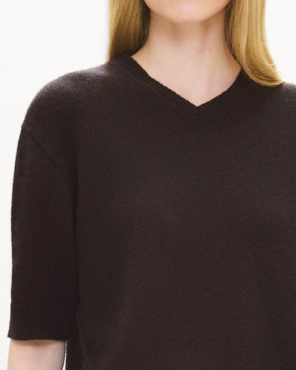 Cropped V-Neck Tee in Cashmere