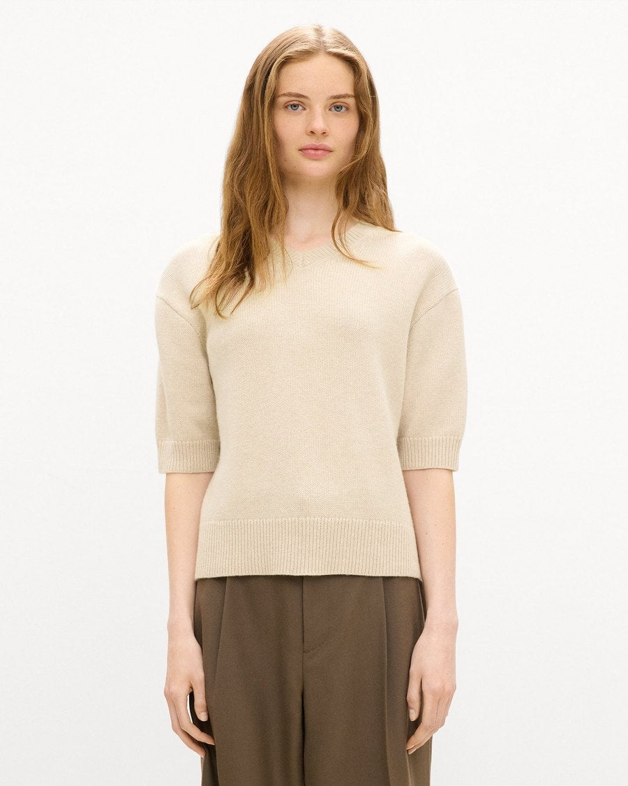 Cropped V-Neck Tee in Cashmere