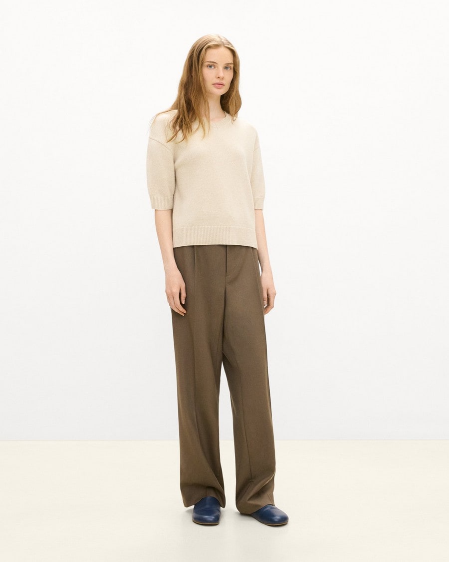 Cropped V-Neck Tee in Cashmere