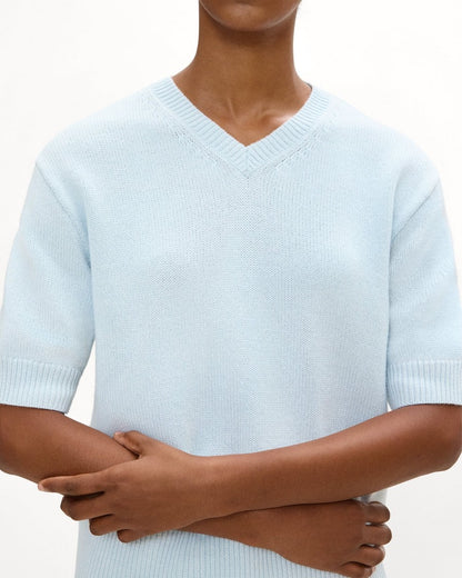 Cropped V-Neck Tee in Cashmere