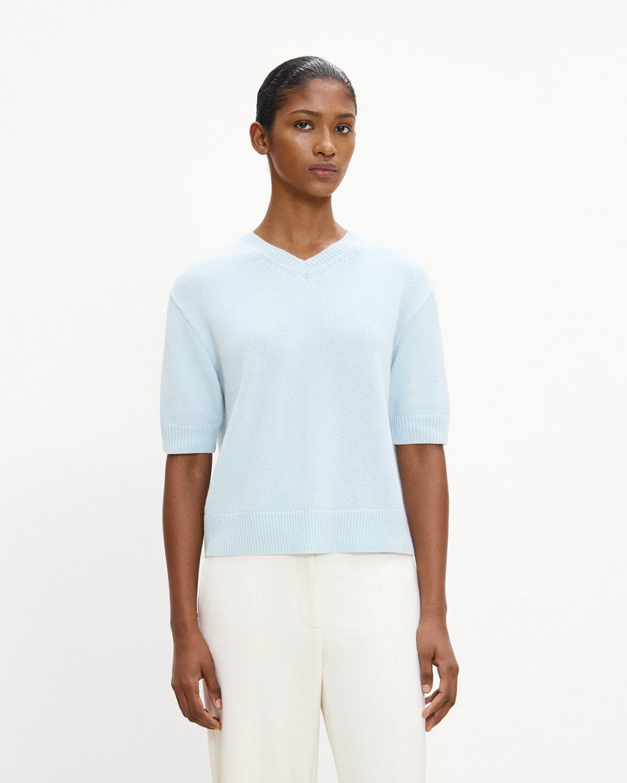 Cropped V-Neck Tee in Cashmere