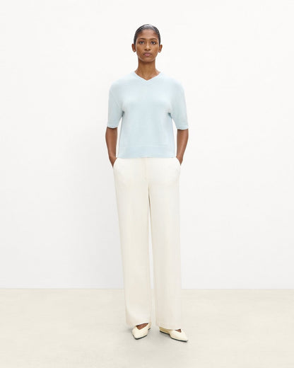 Cropped V-Neck Tee in Cashmere