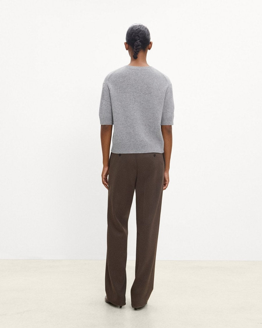 Cropped V-Neck Tee in Cashmere