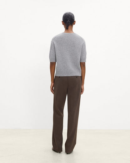 Cropped V-Neck Tee in Cashmere