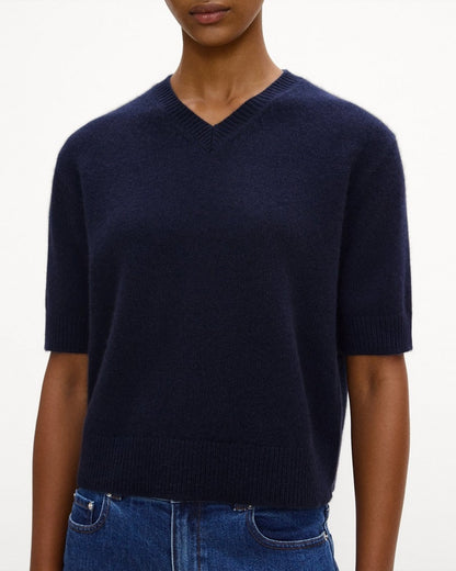 Cropped V-Neck Tee in Cashmere
