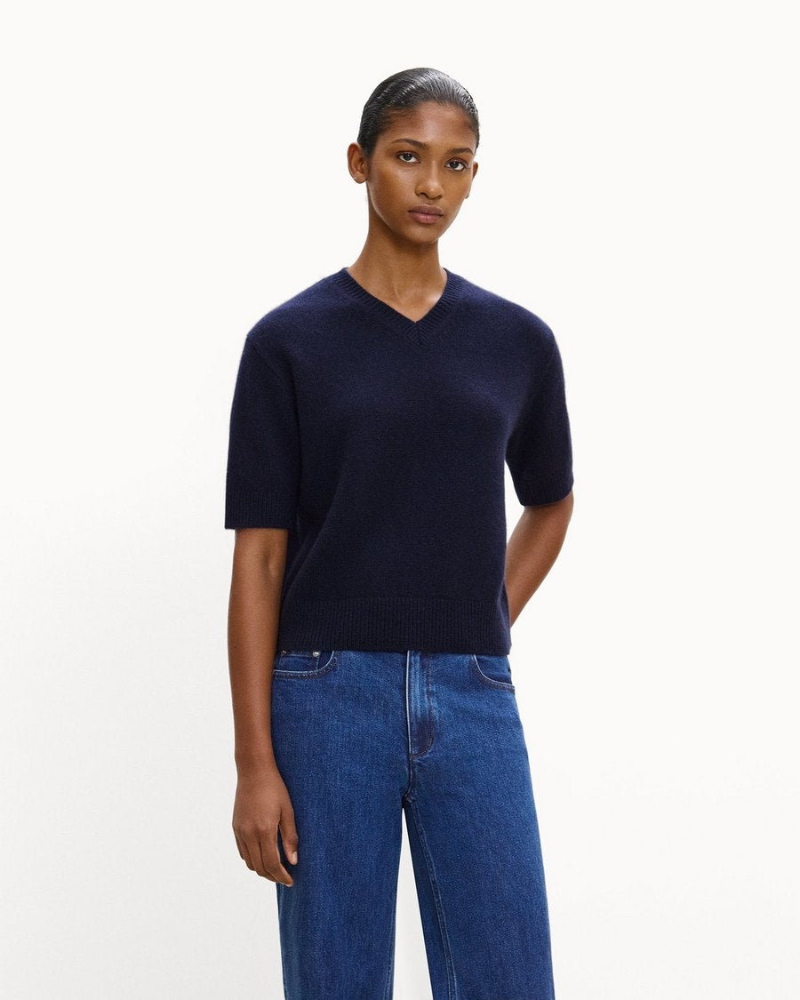 Cropped V-Neck Tee in Cashmere