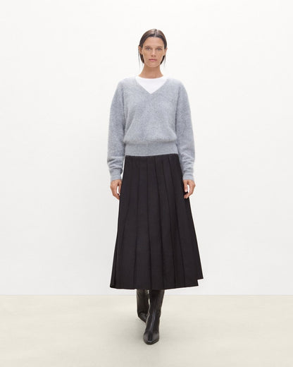 Relaxed V-Neck Sweater in Airy Cashmere