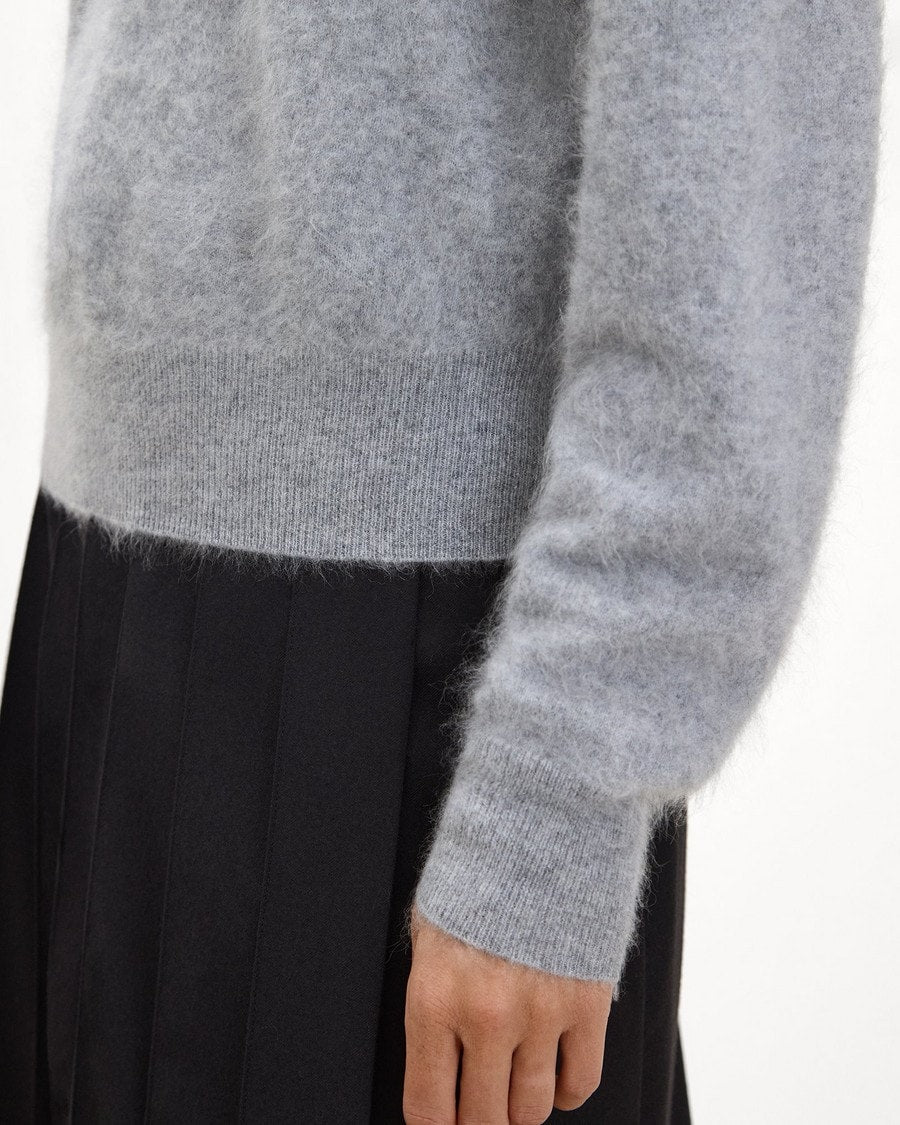 Relaxed V-Neck Sweater in Airy Cashmere