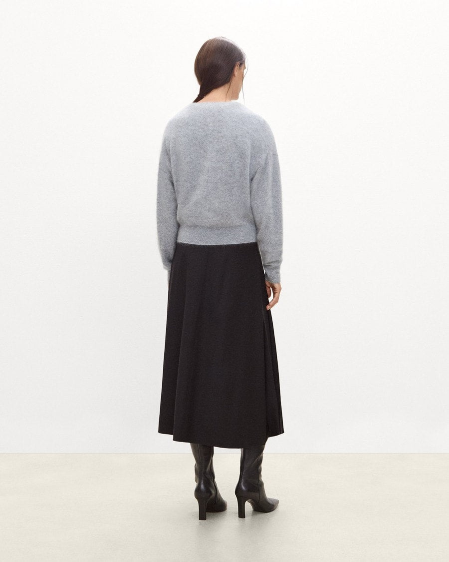 Relaxed V-Neck Sweater in Airy Cashmere