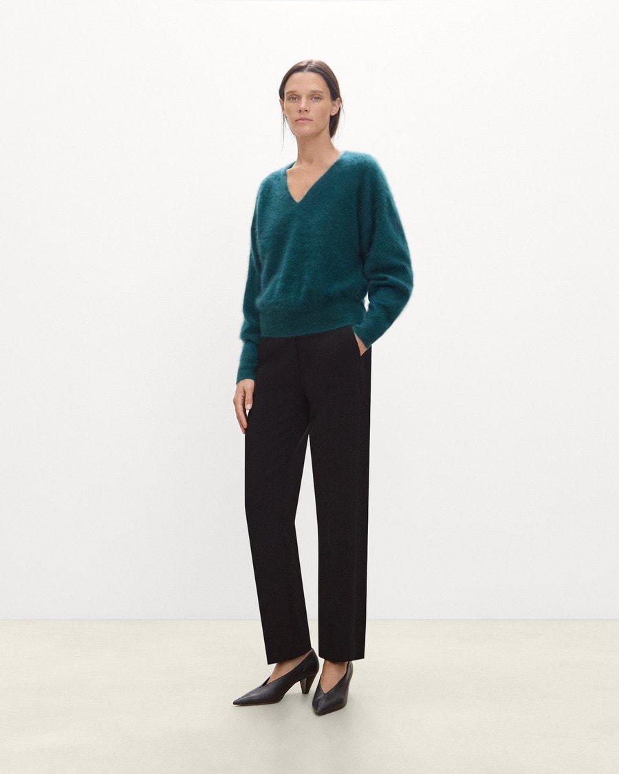 Relaxed V-Neck Sweater in Airy Cashmere