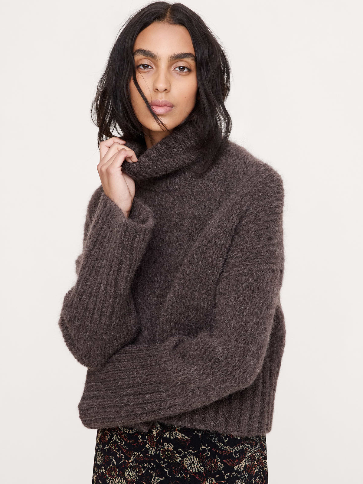 Italian Alpaca-Blend Cropped Sweater - Dark Truffle Gray