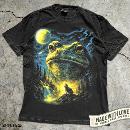 Frog Howling to the Moon T-Shirt, 90s Full Moon Animals Graphic Tee, Retro Nature Lover Gift, Cottagecore Forest Pond Life Frogs Shirt Black
