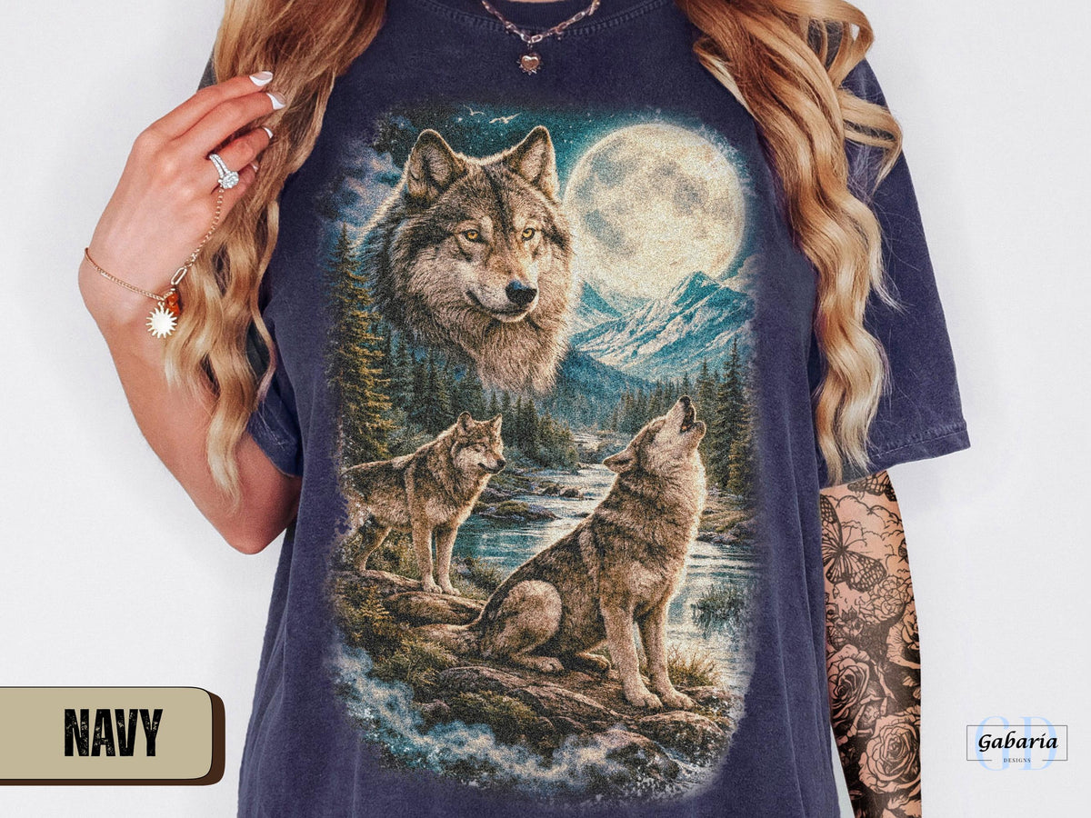 Retro Wolves T-Shirt, Comfort Colors Boho Wolves Lovers Tee, Wolves Moonlight 90's Graphic Tee, Vintage Wolves Unisex Oversize Shirt image 4