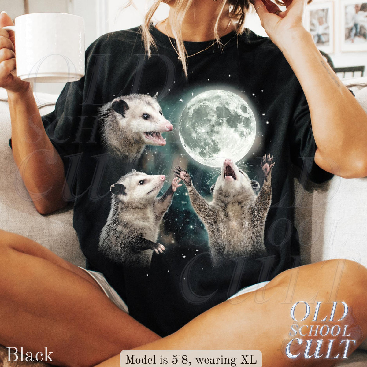 Opossum Howling at Moon Vintage 90s Graphic T Shirt, Retro Possum Silly Gift Black