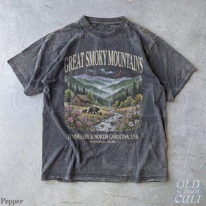 Great Smoky Mountains National Park Vintage 90s Graphic Shirt, Retro Comfort Colors®Mountain Cabin Bear USA Nostalgia Unisex Tee Pepper
