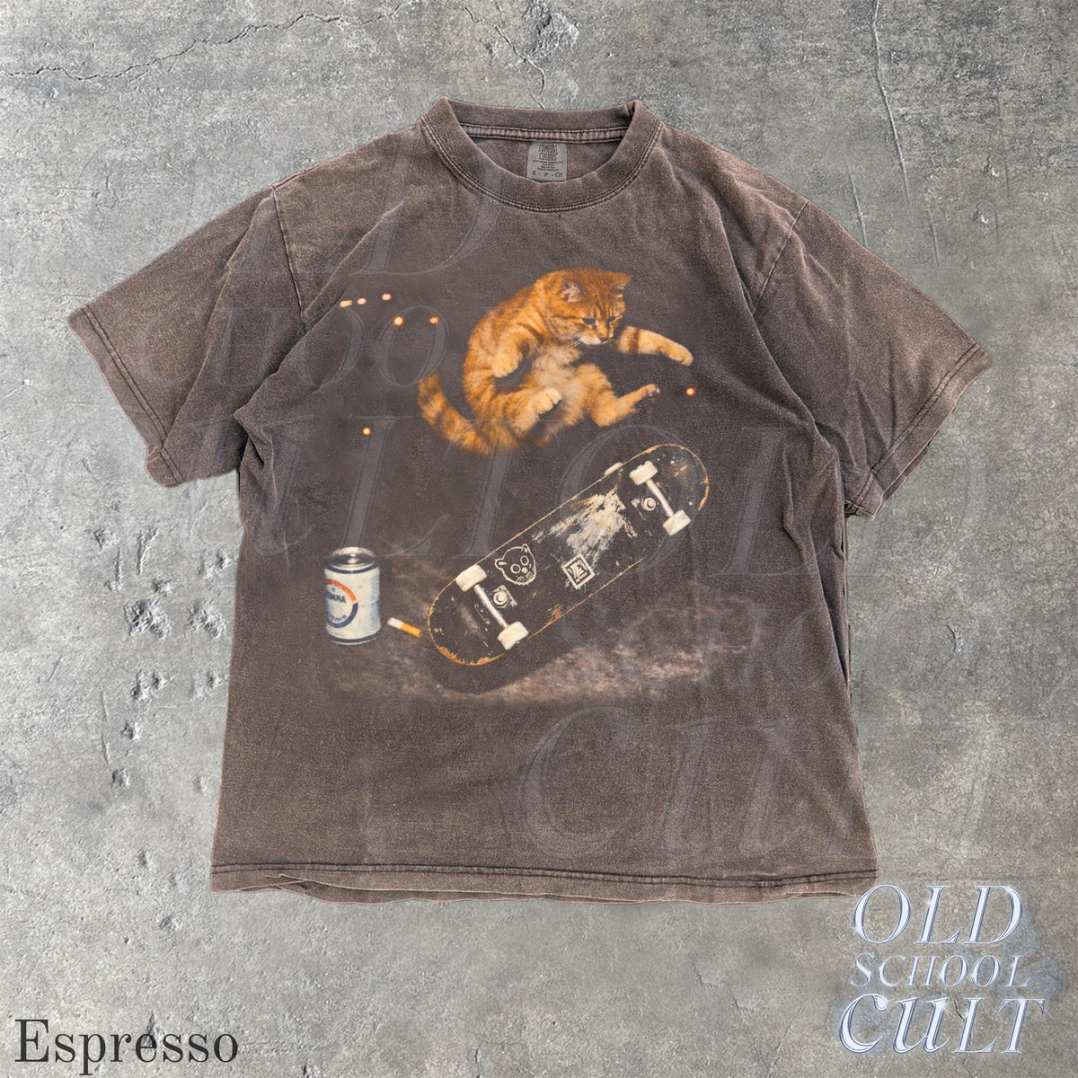 Skateboarding Cat Graphic T Shirt, Vintage Cats Skate Tee, Retro Streetwear Shirts, Funny Kitten Top, Unisex Oversized Cool Beer Tshirt