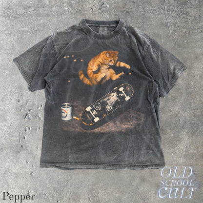 Skateboarding Cat Graphic T Shirt, Vintage Cats Skate Tee, Retro Streetwear Shirts, Funny Kitten Top, Unisex Oversized Cool Beer Tshirt