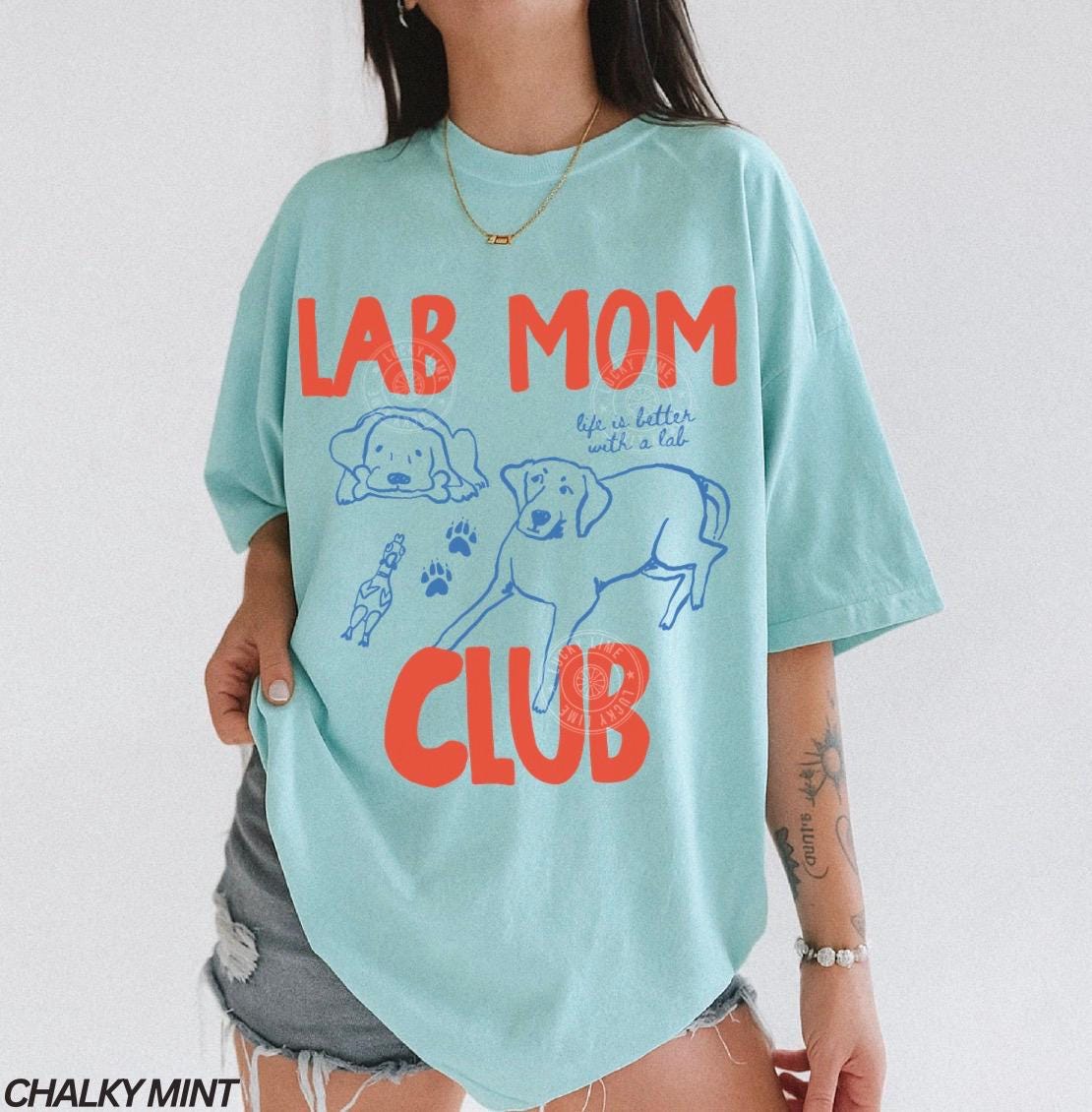 Lab Mom Club Labrador Retriever graphic T-shirt in Chalky Mint