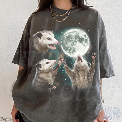 Opossum Howling at Moon Vintage 90s Graphic T Shirt, Retro Possum Silly Gift