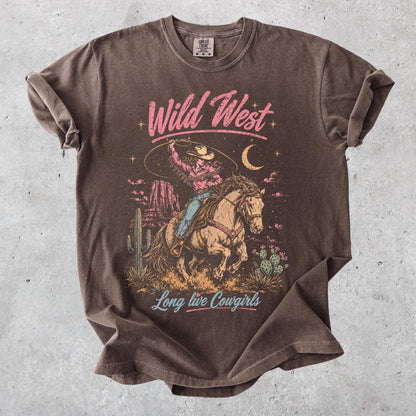Retro Wild West Shirt, Western Graphic Tee, Vintage Cowboy Aesthetic Tshirt, Country Concert Apparel, Cowgirl Gift Shirt