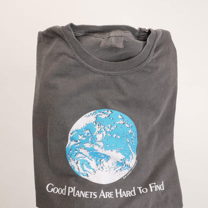 Good Planets Are Hard To Find Vintage Faded T-shirt Nasa Earth Globe Planet Outer Space Astronaut View Green Enviromental Peace - XL