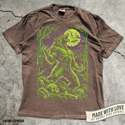 Vintage Werewolf Comic Style Tee, Full Moon Howling Wolf T-Shirt, Gothic Horror Shirt, Halloween Creature Top, Mythical Beast Gift