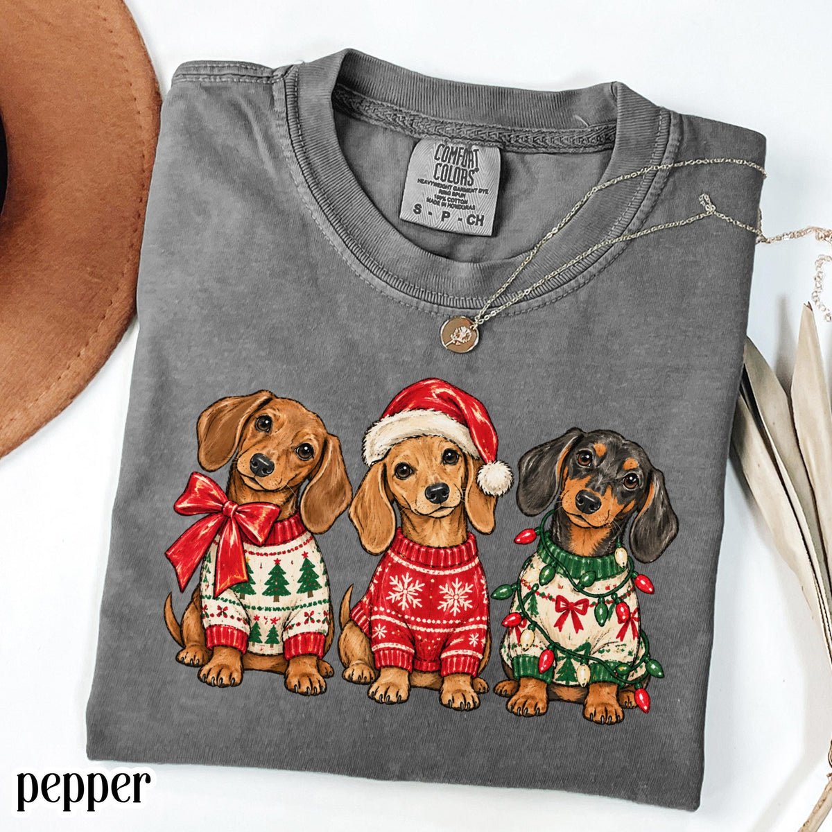 Christmas Dachshund Comfort Colors® Shirt Holiday Dog T-shirt Retro Holiday Weiner Dog Aesthetic Tee Cute Animal Lover Xmas Tshirt