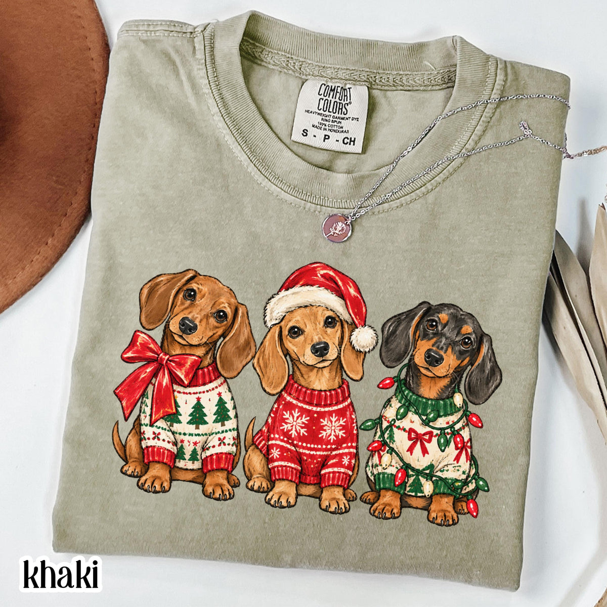 Christmas Dachshund Comfort Colors® Shirt Holiday Dog T-shirt Retro Holiday Weiner Dog Aesthetic Tee Cute Animal Lover Xmas Tshirt