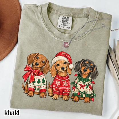 Christmas Dachshund Comfort Colors® Shirt Holiday Dog T-shirt Retro Holiday Weiner Dog Aesthetic Tee Cute Animal Lover Xmas Tshirt