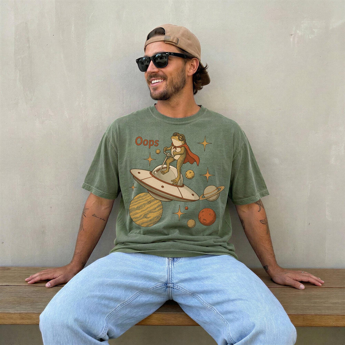 Retro Space Frog UFO Graphic Tee, Weirdcore Sci-Fi Apparel